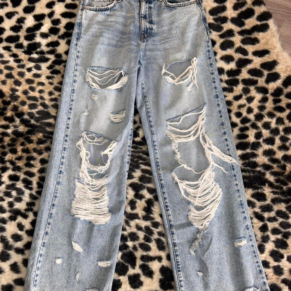 Distressed baggy denim🎯